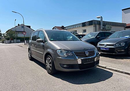 VW Touran Volkswagen Highline 1.4 TSI DSG Standheiz. PDC Xenon