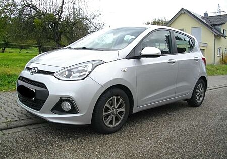 Hyundai i10 *nur 66 tkm*FIFA Edition*Vollausstattung*toller Zu