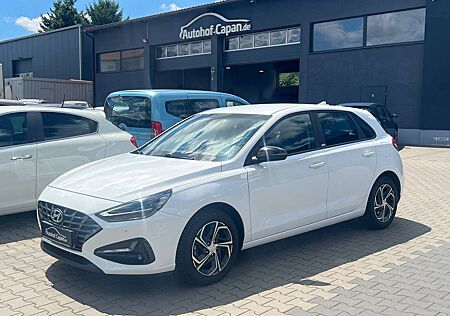 Hyundai i30 Intro Edition/Navi/Kamer/Eu6/1Ha/SHZ/LHZ/PDC