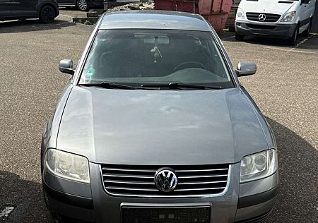 VW Passat Volkswagen 1.9 TDI Trendline