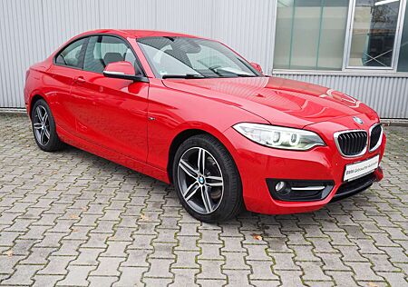 BMW 220 i Coupe Sport Line*Navigation*Xenon*Lenkradhzg*PDC