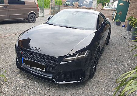 Audi TT RS Coupe quattro S tronic Black in Black mit 530 PS