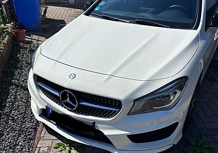 Mercedes-Benz CLA 180 Shooting Brake 7G-DCT AMG Line