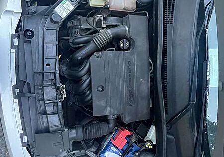 Ford Fusion 1.4 +