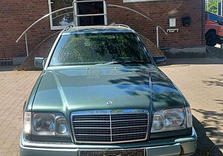 Mercedes-Benz E 300 TD W124 H-Kennz.kein Rost
