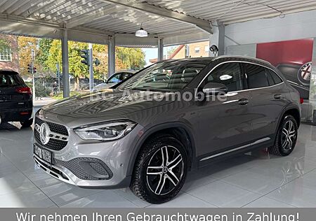 Mercedes-Benz GLA 200 *Panorama*Automatik*Ambiente*Leder*