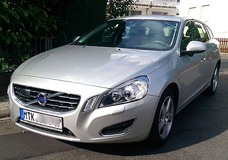 Volvo V60 T4 Geartronic Powershift Summum