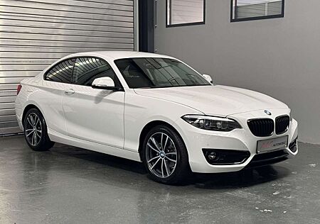 BMW 218 Coupe i Sport Line/Navi/Tempomat/LED