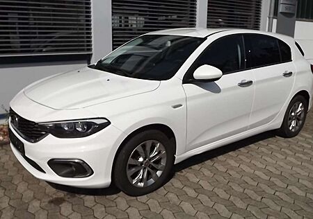 Fiat Tipo 1.4 T-Jet Lounge 5-türer