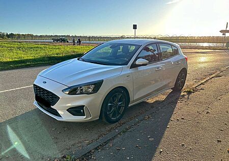 Ford Focus ST-Line Fließheck 1.0EcoBoost Start-Stopp