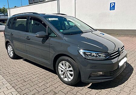 VW Touran Volkswagen Comfortline BMT PANO/NAVI/MASSAGE