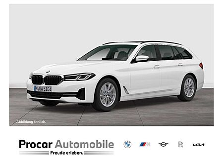 BMW 530 d xDrive A PANO AHK RFK NAVI LED Sound Syst.