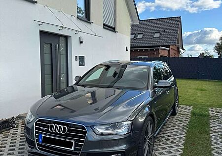 Audi A4 S line Sportpaket / plus quattro