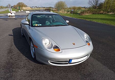 Porsche 996 911 Carrera 4