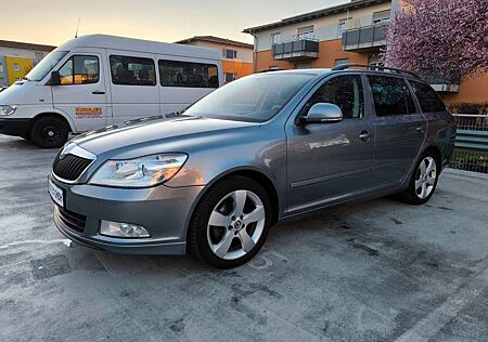 Skoda Octavia Combi Sport Edition/Automatik/Xenon/Temp