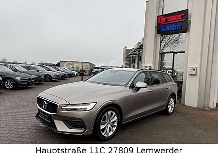 Volvo V60 Kombi Mom. Core,1-Hand,R-Kamera,Winter.3,99%