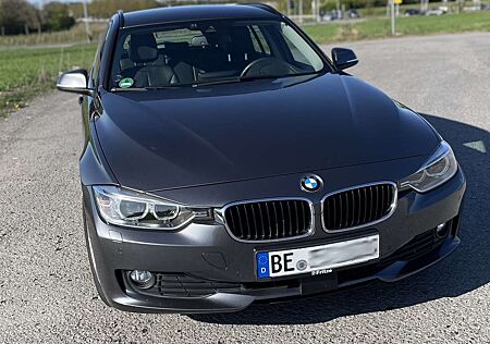 BMW 320 d Touring HUD AHK ACC Komfortzugang