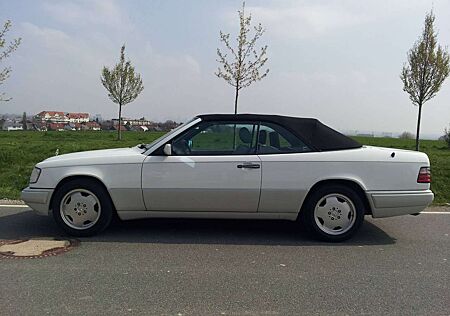 Mercedes-Benz E 320
