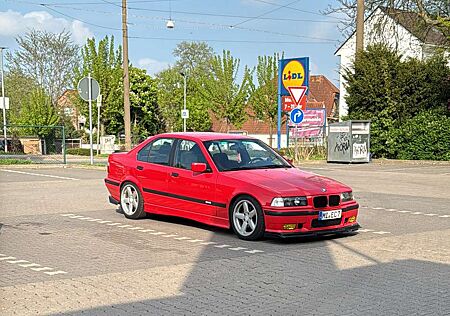 BMW 320i 320