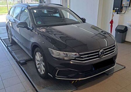 VW Passat Variant Volkswagen GTE 1.4 TSI DSG eHybrid | AHK |