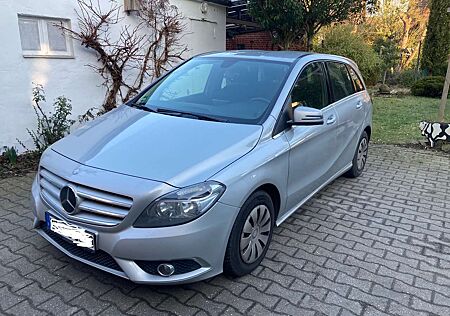 Mercedes-Benz B 180 (BlueEFFICIENCY)