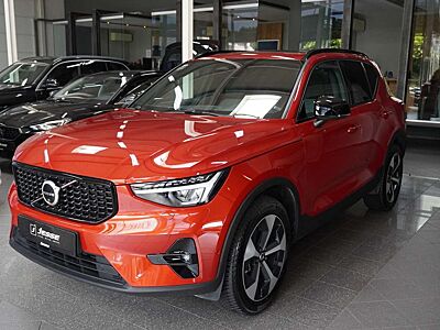 Volvo XC40 B3 Plus Dark LED ACC Pano 360 H&K