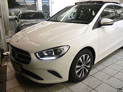 Mercedes-Benz B 180 D Style *PANORAMA*TEILLEDER*NAVIGATION*TEMPOMAT