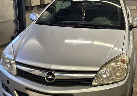 Opel Astra Twin Top 1.9 CDTI Edition