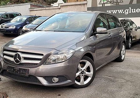 Mercedes-Benz B 180 7G AMG-Line*beiges Leder*Navi*17"*PDC*SH*S-Wippen