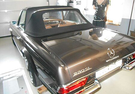Mercedes-Benz SL 230 Pagode
