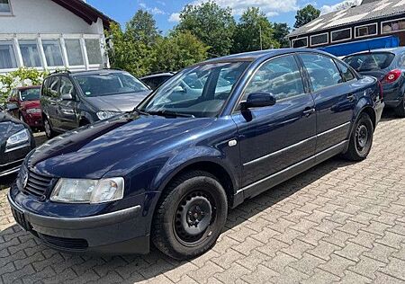 VW Passat Volkswagen 1,6 * KLIMA * EFH * ALU * 8-FACH BEREIFT