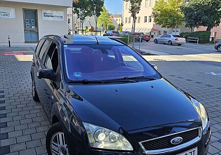 Ford Focus Ghia 2,0 TDCi/DPF