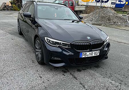 BMW 330 d xDrive M Sport Scheckheft Live Cockpit Pano