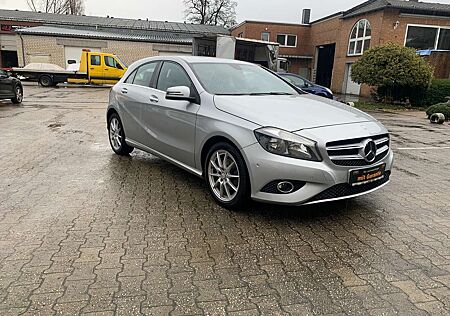 Mercedes-Benz A 180 BlueEfficiency /NAVI/PDC/SHZ