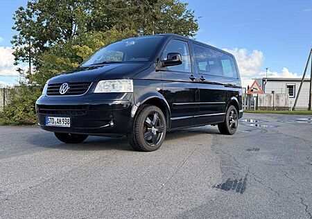 Volkswagen T5 Multivan Highline mit dem 2.5 TDI Motor