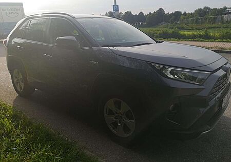 Toyota RAV 4 2.5 4x2 Hybrid Team Deutschland