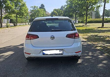 VW Golf Volkswagen 2.0 TDI SCR DSG IQ.DRIVE