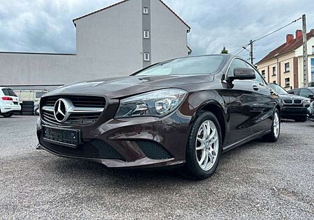 Mercedes-Benz CLA 180 d 7G PANO + NAVI + TEMP