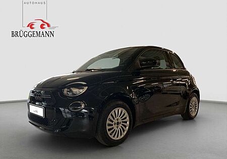 Fiat 500E + Radio- & Winterpaket