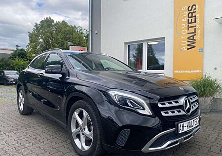 Mercedes-Benz GLA 200 =Automatik-LED-Navi-Scheckheft=