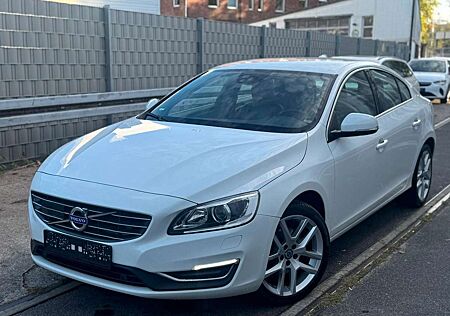 Volvo S60 2.4 D4 Summum AWD 5zyl. Automatik