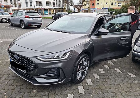 Ford Focus Turnier 1.0 EcoBoost Hybrid ST-LINE DESIGN