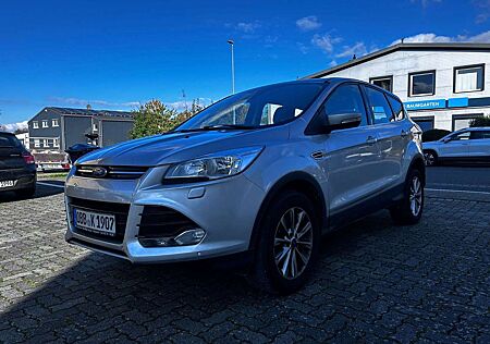 Ford Kuga Titanium 4x4 AUTOMATIK/NAVI/KAMERA/T-LEDER