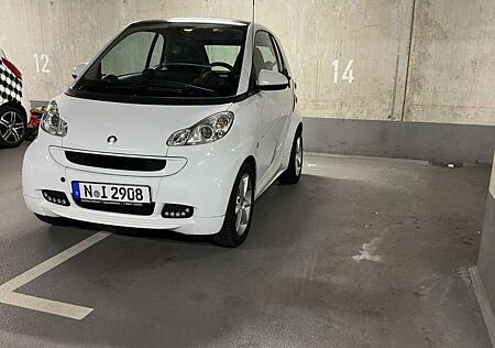 Smart ForTwo Gepflegter Stadtflitzer (62kW)