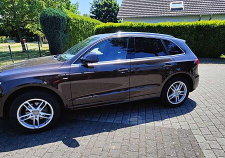 Audi Q5 2.0 SLine TFSI quattro, PANO,AHK,SH