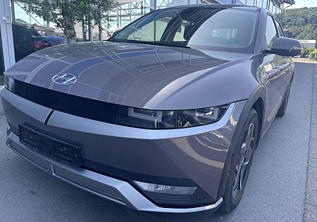 Hyundai IONIQ 5 LED NSCC Navi R.Cam PDC SHZ Wärmepumpe