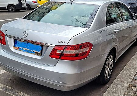 Mercedes-Benz E 220 CDI DPF BlueEFFICIENCY Automatik