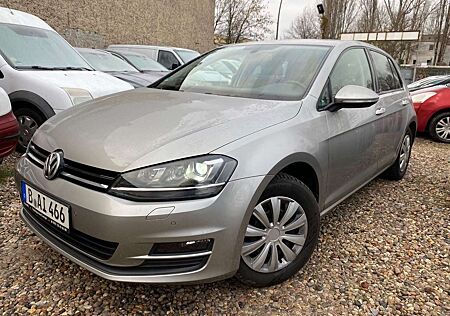 VW Golf Volkswagen VII Lim. Trendline BlueMotion-1-HAND-TOP!!!