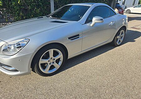 Mercedes-Benz SLK 200 (BlueEFFICIENCY) 7G-TRONIC