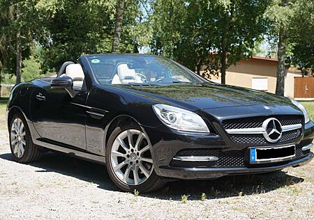 Mercedes-Benz SLK 200 (BlueEFFICIENCY) 7G-TRONIC